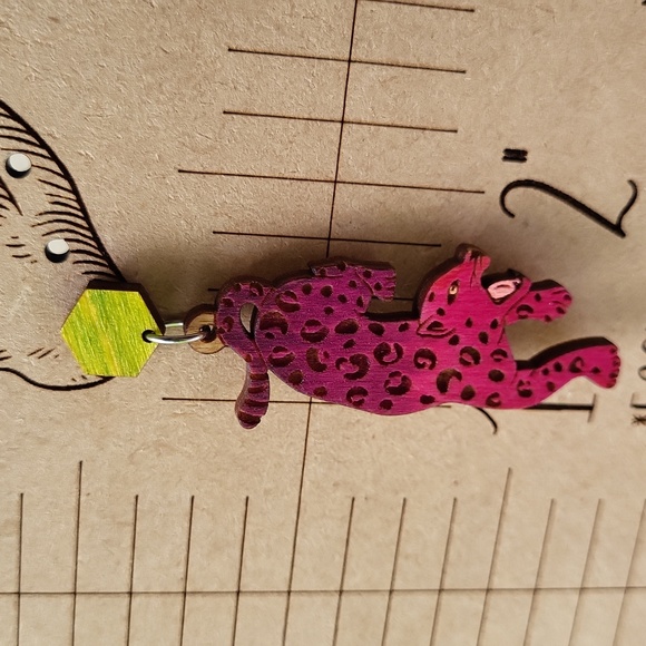 Lisa Frank themed leopard earrings - Picture 6 of 9